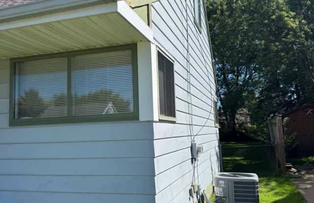 3 bedroom 1 bath single family home Gallery 4