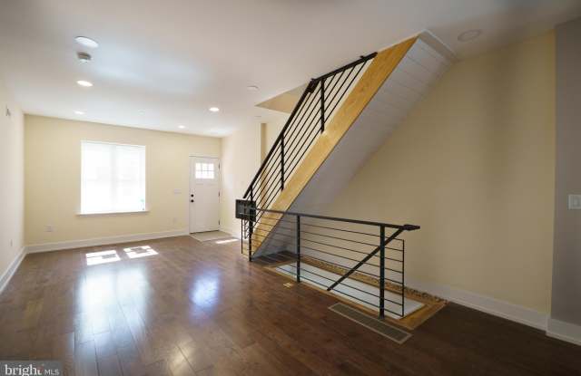 1926 S LAMBERT Street Gallery 4