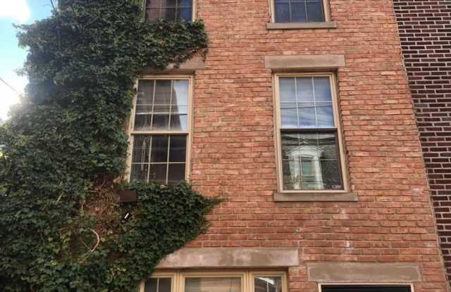808 S DELHI ST photos photos