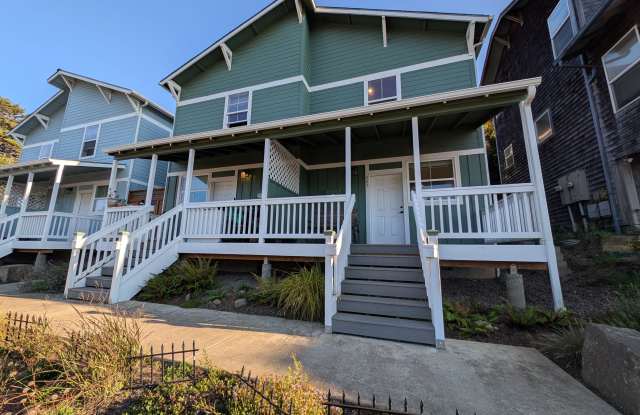 565 Northwest Coast Street (NEW) - 1 photos photos
