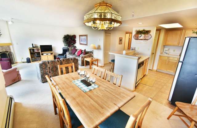 Long Term Rental- Towers at Lakepoint #208 Gallery 3