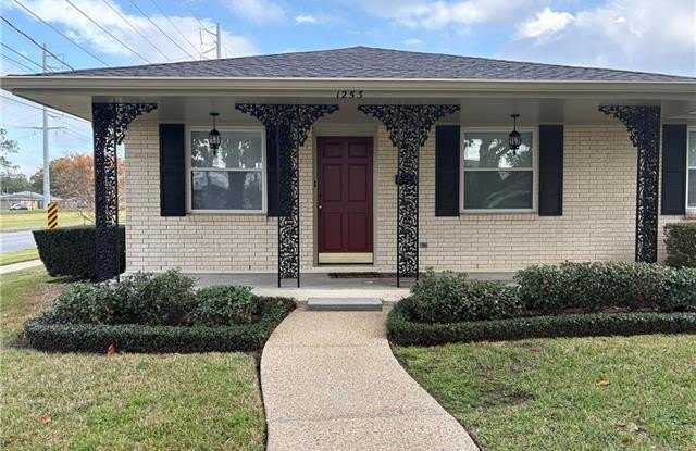 1253 BONNABEL Boulevard photos photos