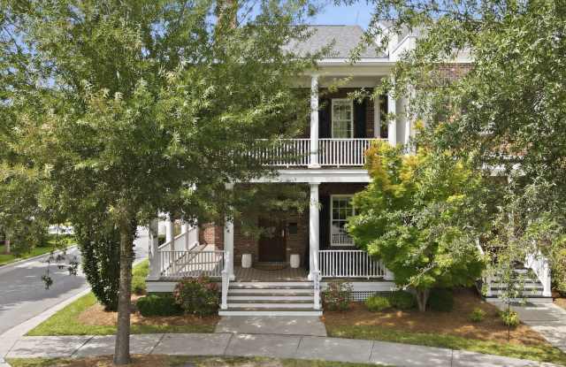 Resort-Style Living | Furnished Townhome with Veranda & Views | Tennis & Golf Gallery 1