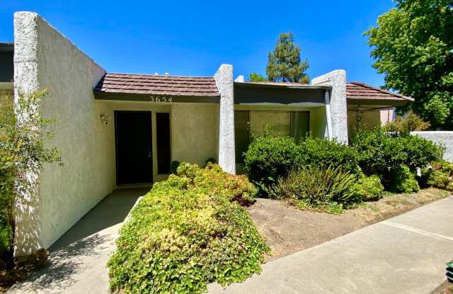 Welcome to 3654 Summershore – Your Ideal Westlake Village 3b 2b condo photos photos