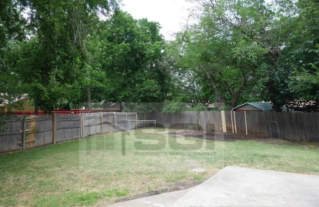 2723 Larchmont Dr Gallery 3