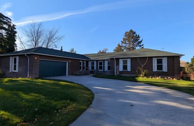 201 S 19th Ave photos photos