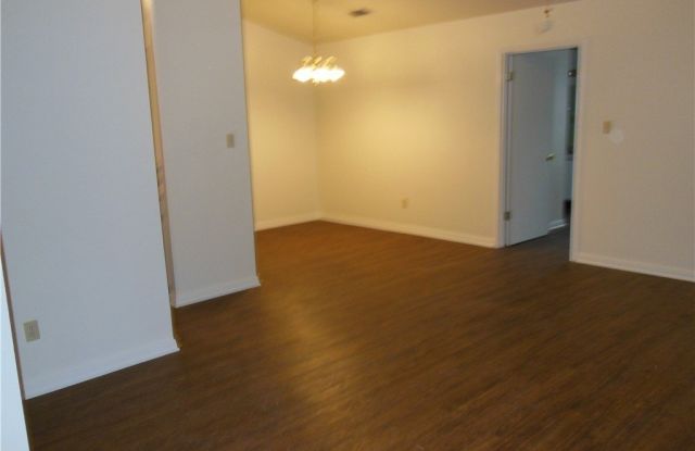 604 Frostwood Drive Gallery 3