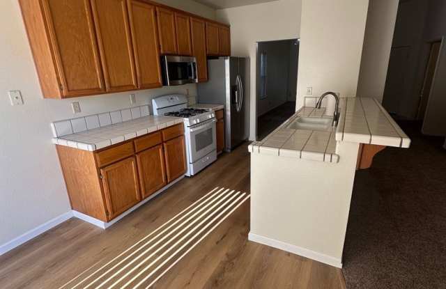 Great 1 Story Home with Lodi Schools, 2 Weeks Free Rent Gallery 3