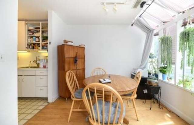 44 Fresh Pond Pl Gallery 3