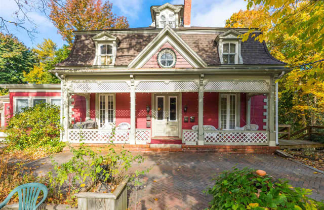 799 South Street - 799 South Street, Portsmouth, NH 03801