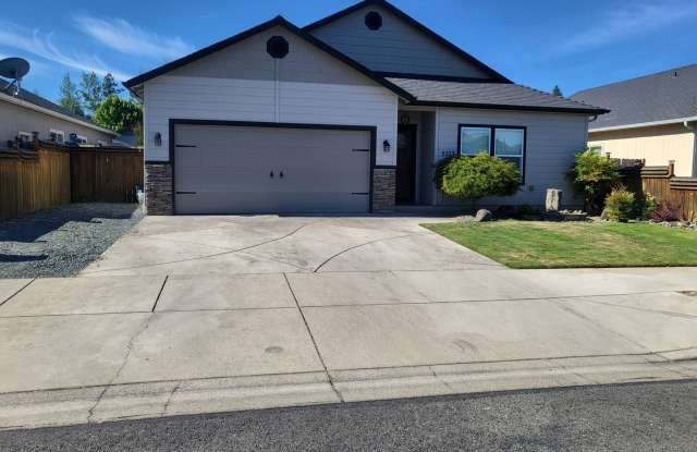 3 bed 2 bath Home for Rent in Grants Pass photos photos