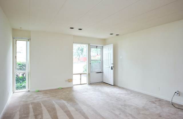 2529 Huntington Ave # 10 Gallery 2