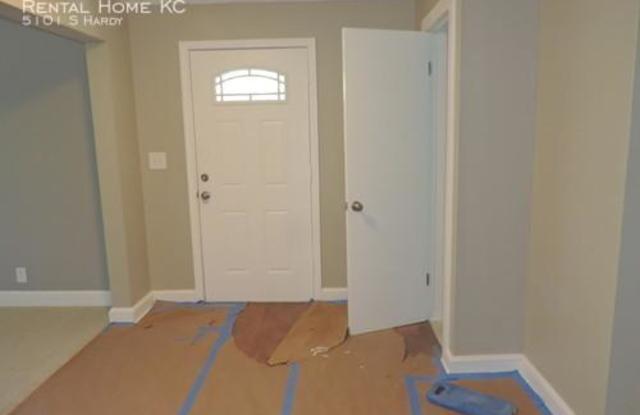 5101 S Hardy Gallery 4