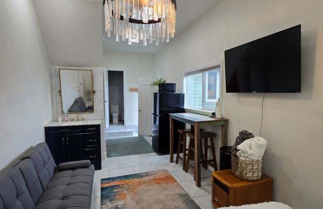 Fully Furnished Studio Near Hammond Trail in McKinleyville! Gallery 3
