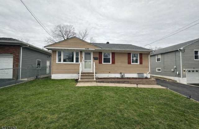 2828 N Stiles St photos photos