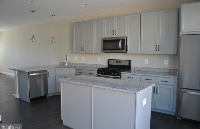 23004 LAVALLETTE SQUARE Gallery 3