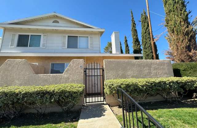 (APPLICATION PENDING) West Palmdale Townhouse - 39239 10th Street West, Palmdale, CA 93551