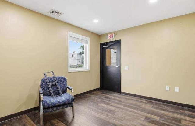 641 S PRINCE Street Gallery 4