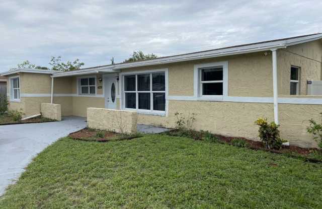4200 NE 4th Ave - 4200 Northeast 4th Avenue, Deerfield Beach, FL 33064