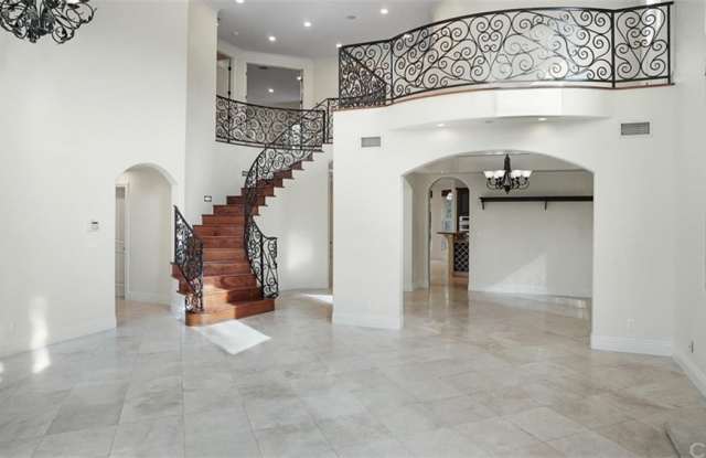 4954 Chimineas Avenue Gallery 3