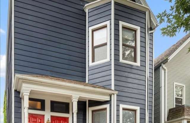 3431 N Paulina Street Gallery 1