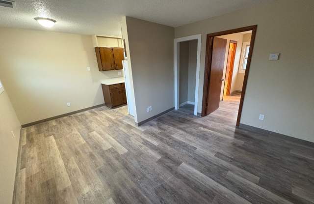1 Bed 1 Bath Remodeled! Near K-State! Available May 1! photos photos