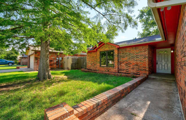 11601 Matthews Ave photos photos
