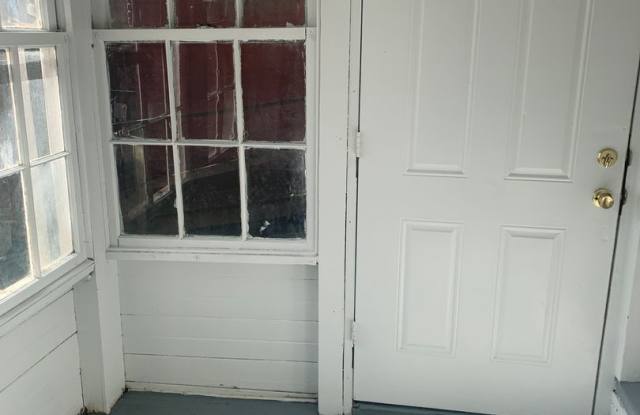 Spacious House with Parking-York City SD Gallery 4