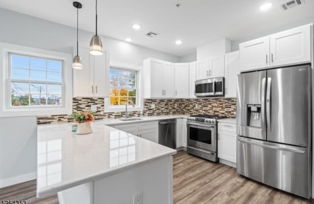 627 Bloomfield Ave - 627 Bloomfield Avenue, West Caldwell, NJ 07006