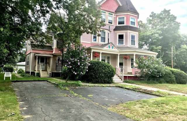 61 Western Ave unit: 4 photos photos