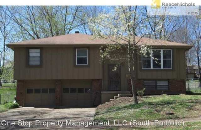 409 SW 24th St - 409 Southwest 24th Street, Blue Springs, MO 64015