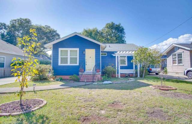 2303 N 20th Ave photos photos