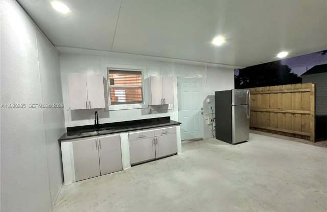 1211 W 34th St photos photos 1211 W 34th St photos photos