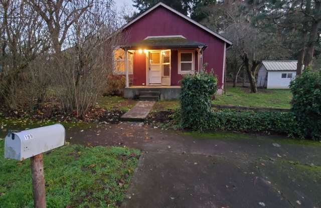 Pet Friendly 2Bed: 1Bath Home w/Garage Gallery 3