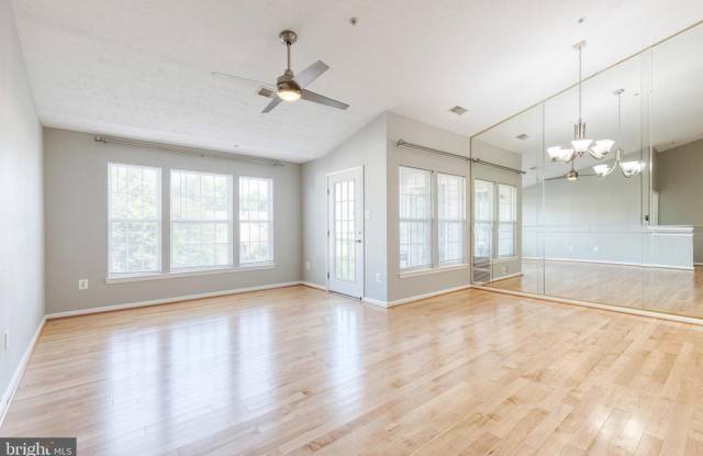 Gorgeous 2bd 2bth Penthouse Condo Completely Updated & Ready To Move In! Gallery 3