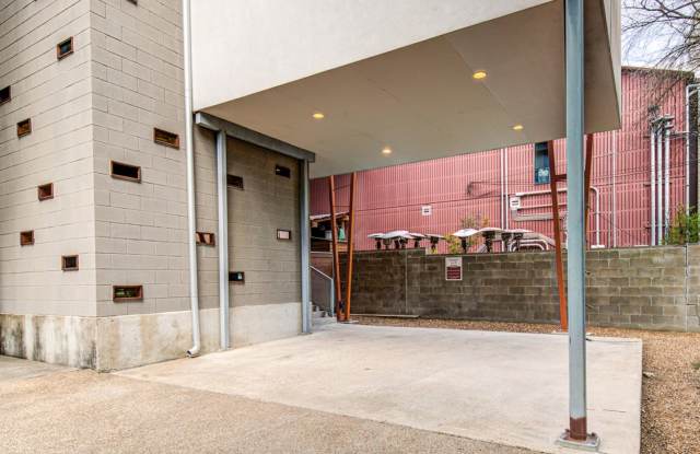 ONE MONTH FREE RENT! Contemporary Stand Alone Condo with Private Hot Tub - Walkable to Downtown! Gallery 3