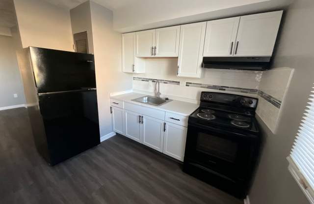 Experience Luxury Living at Park Harrison: Modern Apartments in Lawrence, Indiana photos photos