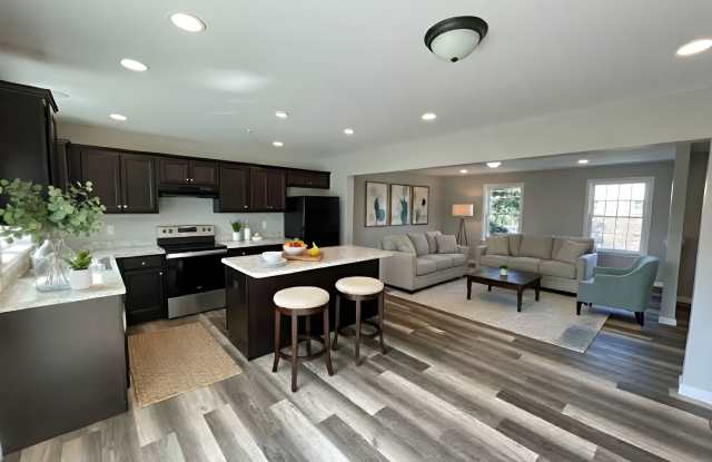 3 bedroom 2.5 bathroom Townhome in Lancaster! photos photos