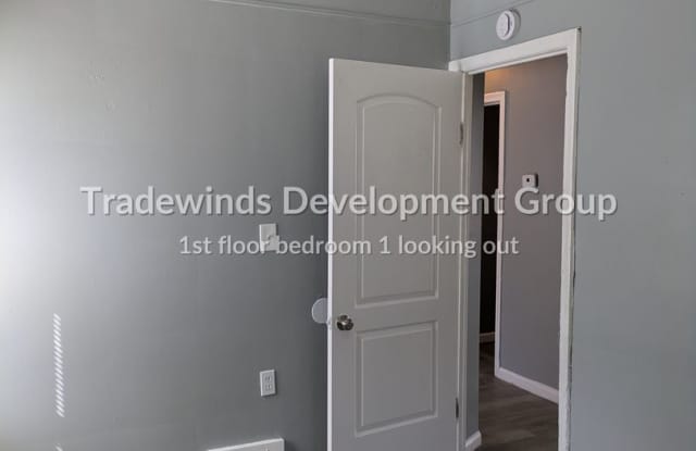 8625 Artesian St is a 3-bedroom brick bungalow for rent in Detroit's Warrendale neighborhood for $1,150/month — Section 8 and Housing Choice Vouchers welcome, minutes from Cody High School in 48228. Gallery 4