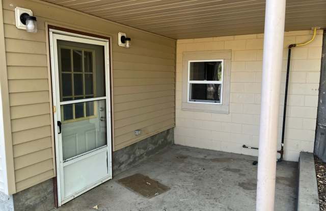 3 Bed 1 Bath Downstairs unit. photos photos
