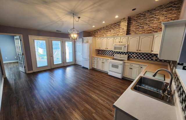 1627 Chestnut Drive Gallery 2