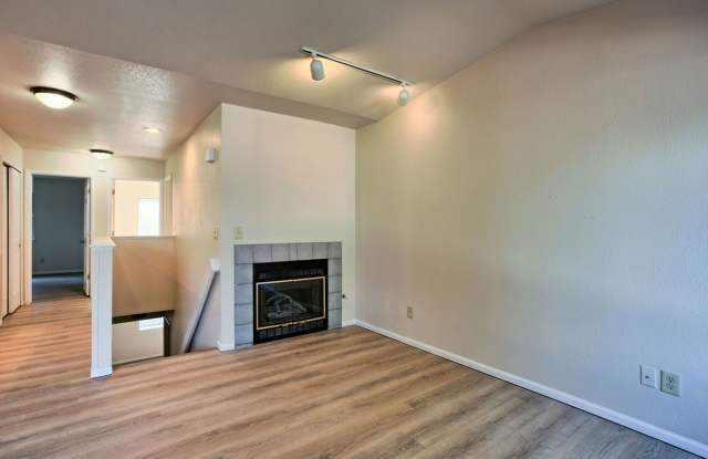 3025 W. Stuart E Gallery 3