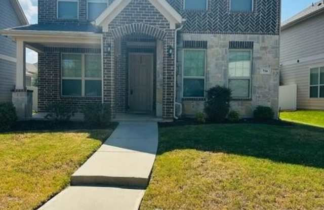 716 Whitemarsh Drive - 716 Whitemarsh Drive, Savannah, TX 76227