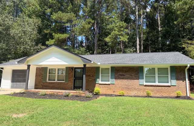 Beautiful renovated 3 bedroom, 1 bath ranch home in Hiram. Gallery 4