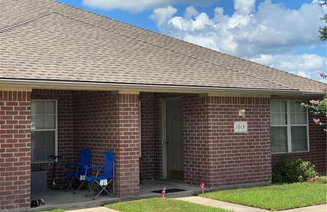 1015 Sun Meadow Court Gallery 3