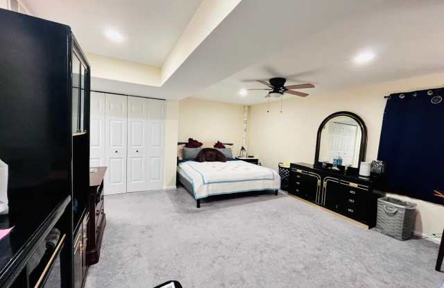 5504 Lakewhite Ct - 5504 Lakewhite Court, Kings Park West, VA 22032
