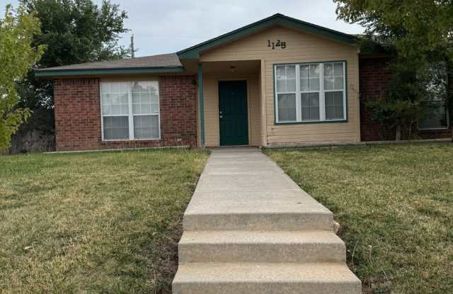 3/2/2 Located in Southlawn South CISD - 1125 Sterling Drive, Amarillo, TX 79110