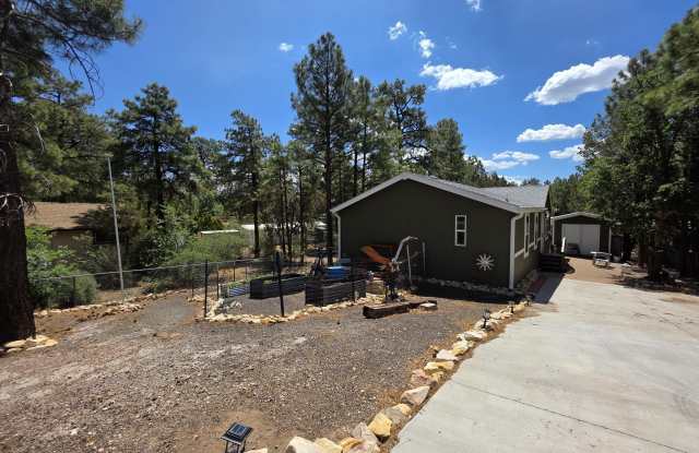 921 S 11Th Avenue - 921 South 11th Avenue, Show Low, AZ 85901 921 S 11Th Avenue - 921 South 11th Avenue, Show Low, AZ 85901