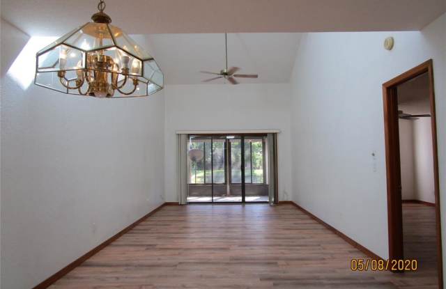 476 Shorewood Lane Gallery 4