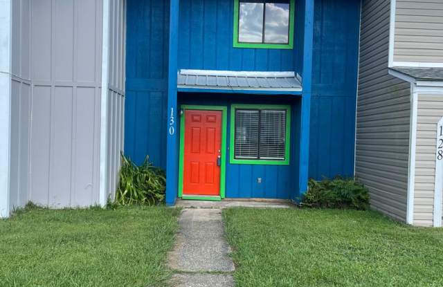 Cute 2-bedroom 1.5 bath townhome completely updated and only minutes from TAFB photos photos Cute 2-bedroom 1.5 bath townhome completely updated and only minutes from TAFB photos photos